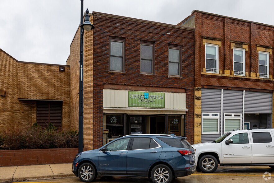 136 S Broadway, Wells, MN à vendre - Photo du bâtiment - Image 2 de 2