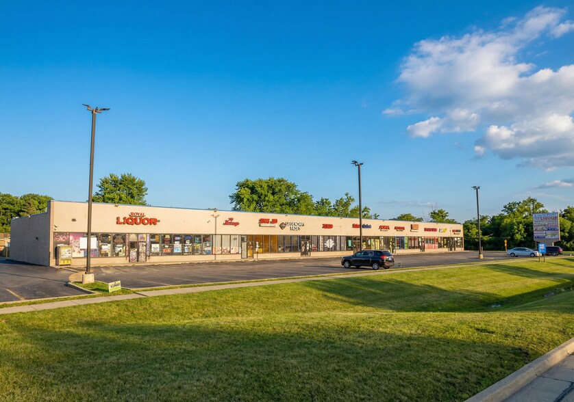 1011-1030 W North Ave, Villa Park, IL à louer - Photo du bâtiment - Image 2 de 6