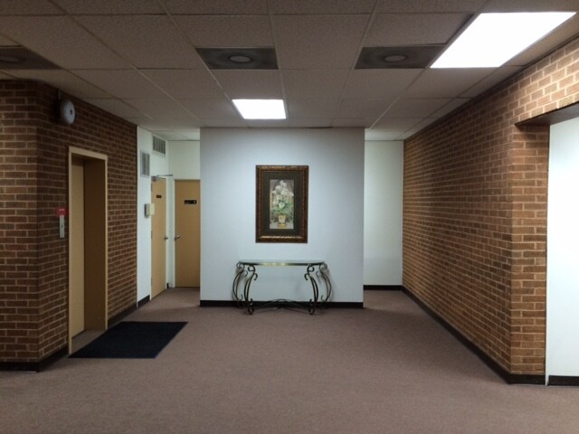 615 S Frederick Ave, Gaithersburg, MD for lease - Interior Photo - Image 2 of 5