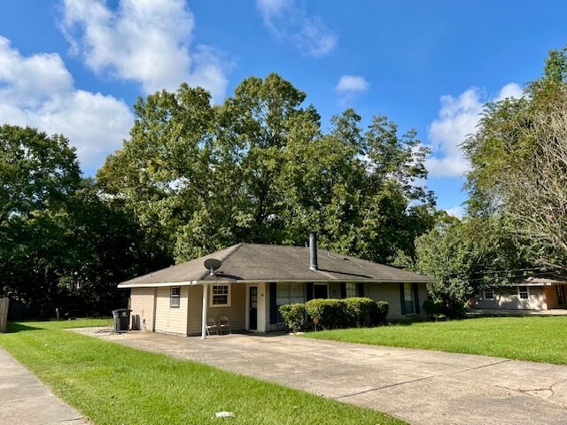 12690 Canterbury Dr, Baton Rouge, LA à vendre Photo principale- Image 1 de 1