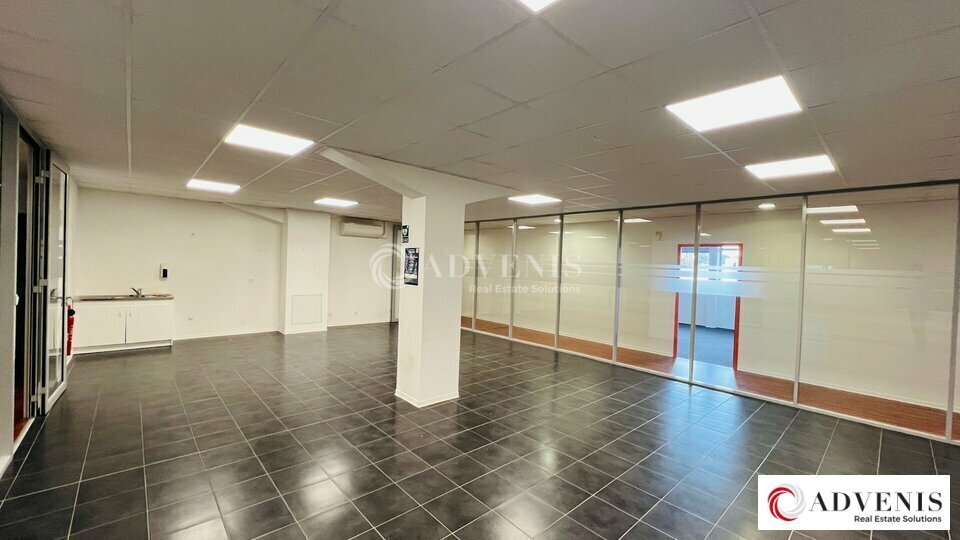 Office in Gradignan for lease - Interior Photo - Image 1 of 12