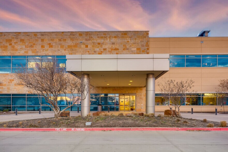 10840 Texas Health Trl, Fort Worth, TX à louer - Photo du bâtiment - Image 3 de 41