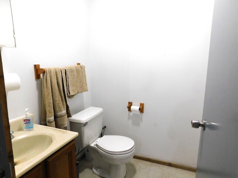215 Nieman St, Sunman, IN à vendre - Photo du bâtiment - Image 3 de 35