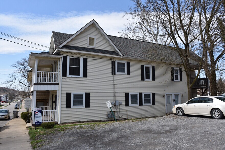 307 Walnut St, Meadville, PA à vendre - Photo du bâtiment - Image 3 de 36