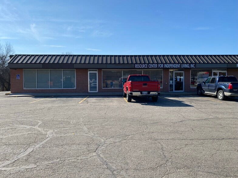 1501 SW 21st St, Topeka, KS à louer - Photo du bâtiment - Image 3 de 4