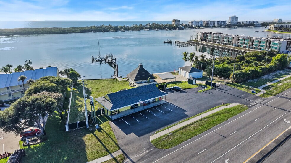18947 SE Federal Hwy, Jupiter, FL à vendre - Photo du bâtiment - Image 2 de 15
