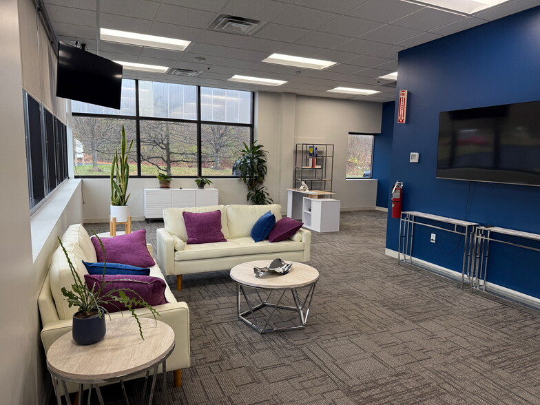 307 23rd Street Ext, Sharpsburg, PA for lease - Interior Photo - Image 2 of 41