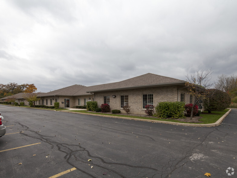 2600-2608 83rd St, Darien, IL for sale - Primary Photo - Image 1 of 1