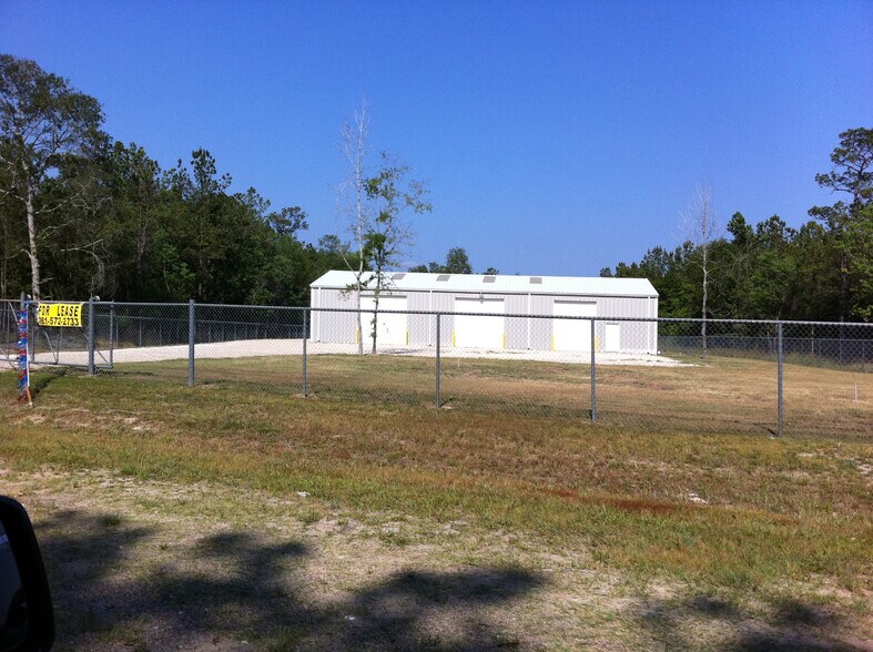 18261 Old Houston Rd, Conroe, TX à louer - Photo du bâtiment - Image 2 de 26