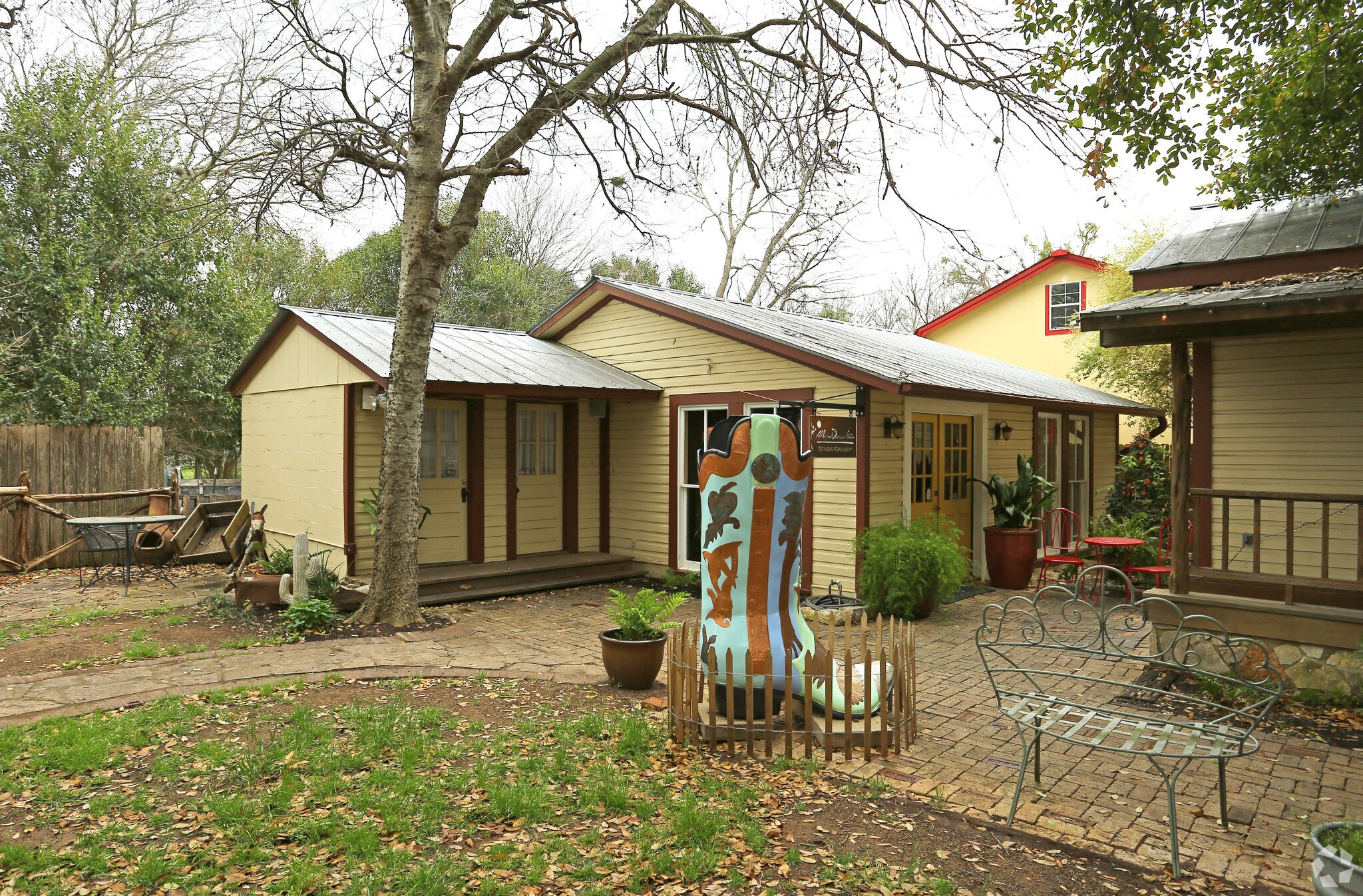 314 Wimberley Sq, Wimberley, TX à vendre Photo principale- Image 1 de 3