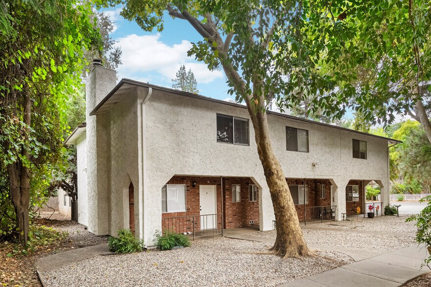 403 E Maple St, Chico, CA à vendre - Photo du bâtiment - Image 3 de 20