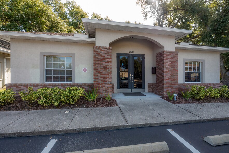 160 E Bloomingdale Ave, Brandon, FL à vendre - Photo du bâtiment - Image 2 de 18