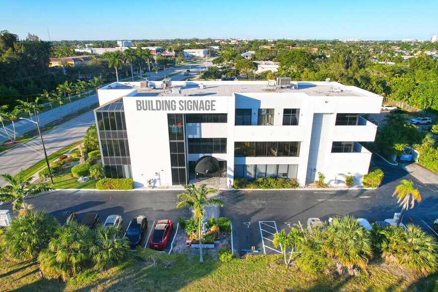 6830 N Federal Hwy, Boca Raton, FL à louer - Photo du bâtiment - Image 2 de 6