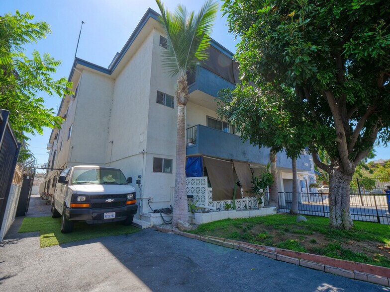 1408 S Wilton Pl, Los Angeles, CA à vendre - Photo du bâtiment - Image 3 de 20