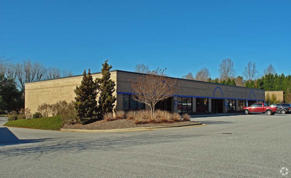 301 10th St NW, Conover, NC for lease - Building Photo - Image 3 of 7
