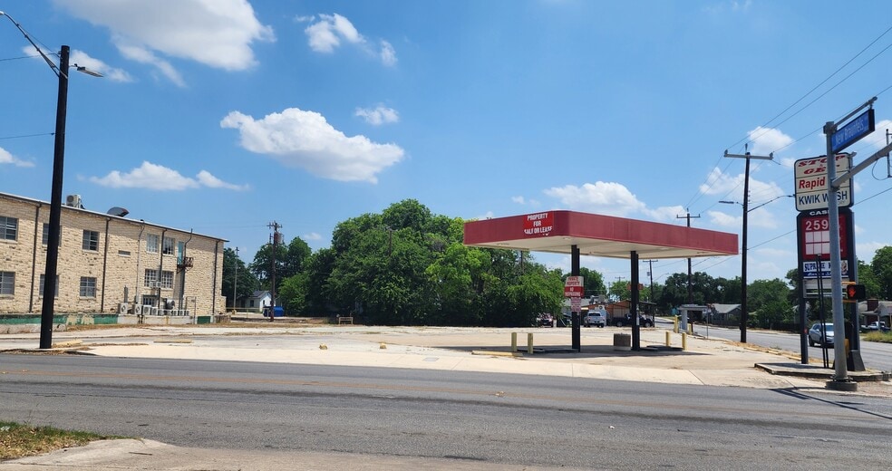 2902 S New Braunfels Ave, San Antonio, TX for sale - Building Photo - Image 2 of 7