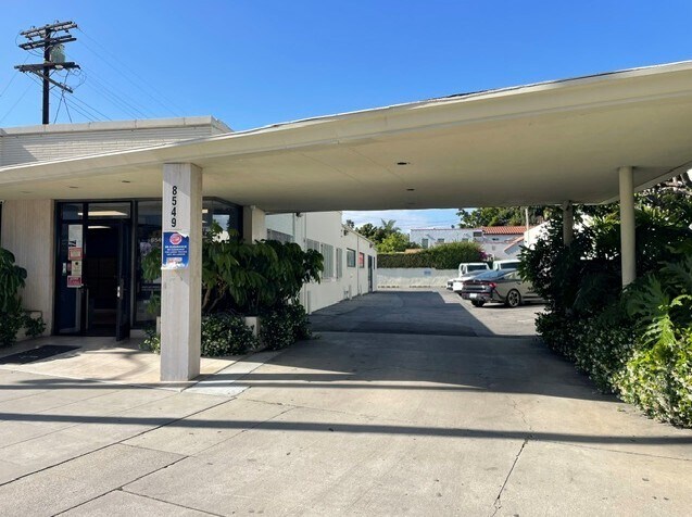 8549 Wilshire Blvd, Beverly Hills, CA à louer - Photo du bâtiment - Image 2 de 13