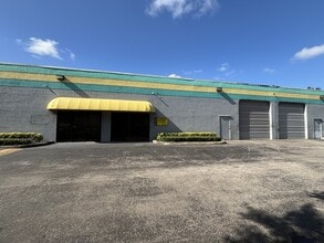 4990 SW 52nd St, Fort Lauderdale, FL à louer Photo du bâtiment- Image 1 de 10