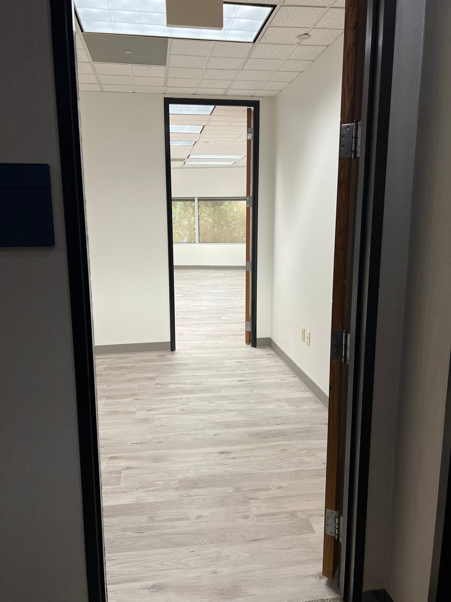 5220 Spring Valley Rd, Dallas, TX à louer Photo intérieure- Image 1 de 3