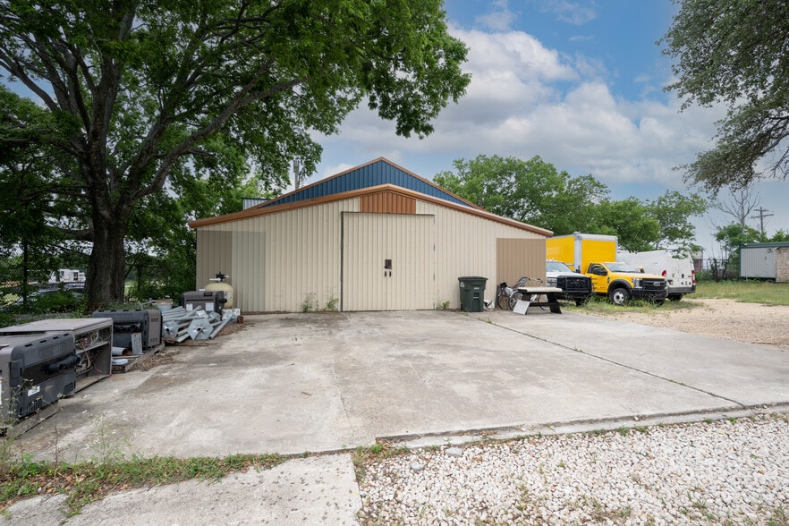 1107 Leander Dr, Leander, TX à vendre - Photo du bâtiment - Image 3 de 14