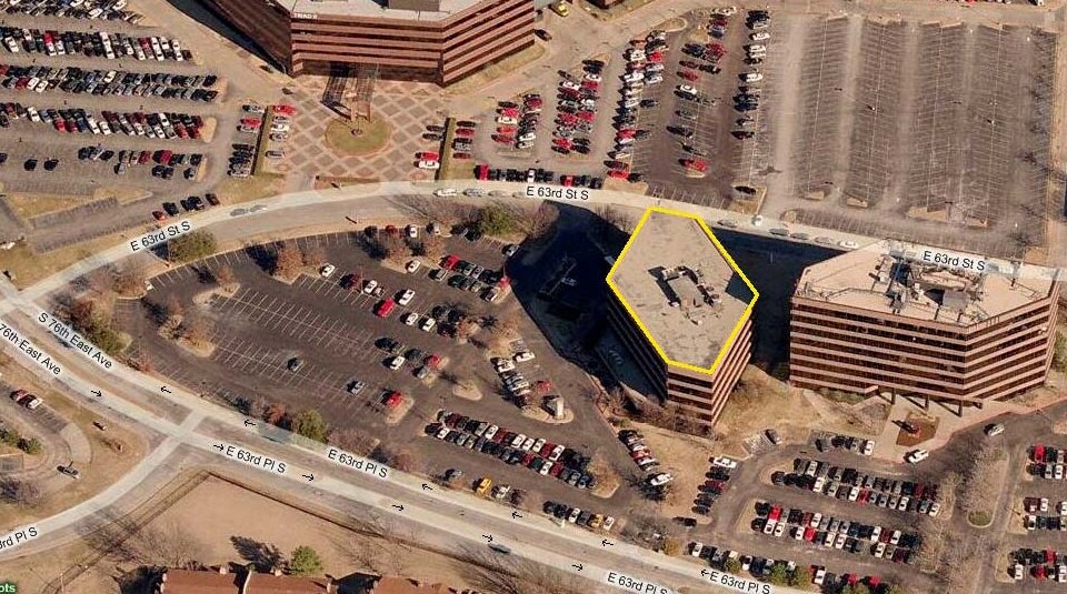 7633 E 63rd Pl, Tulsa, OK à louer - Aérien - Image 3 de 5