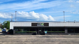 More details for 2060 Omro Rd, Oshkosh, WI - Retail for Lease