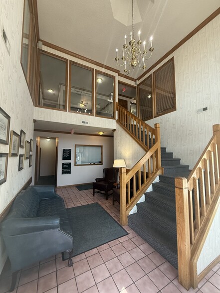 121 E Broadway Blvd, Sedalia, MO à louer - Hall d’entrée - Image 2 de 5