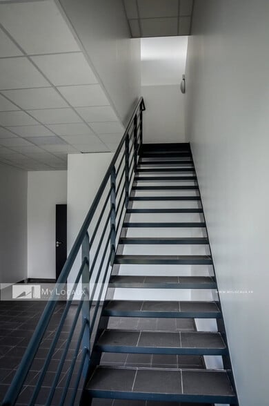 Avenue Du Noyer À La Malice, Louvres for sale - Interior Photo - Image 3 of 8