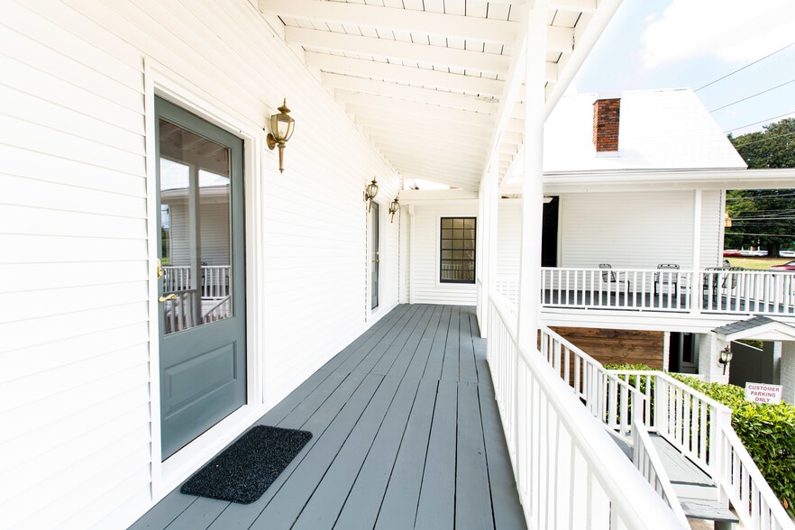 125 S Milledge Ave, Athens, GA à louer - Photo du bâtiment - Image 2 de 27