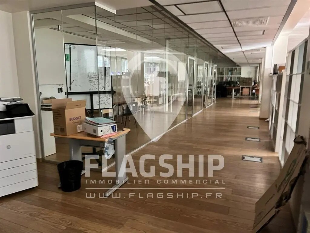 Commerce de détail dans Montreuil à vendre Photo du bâtiment- Image 1 de 8