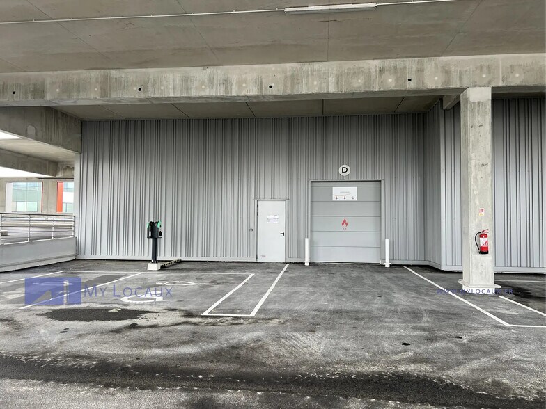 Flex dans Nanterre à louer - Photo du bâtiment - Image 1 de 5