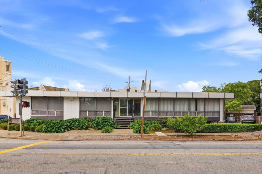 90 El Camino Real, Burlingame, CA à vendre - Photo du bâtiment - Image 2 de 15