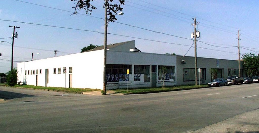 3116 Commerce St, Dallas, TX à louer - Photo du bâtiment - Image 3 de 4