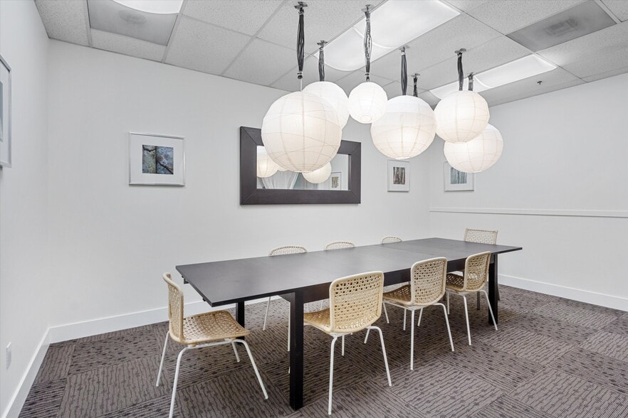 8911 Lakewood Dr, Windsor, CA à louer - Photo intérieure - Image 3 de 53