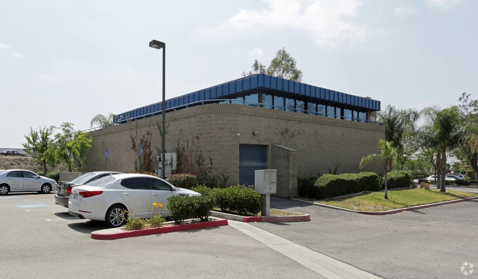 9233 Charles Smith Ave, Rancho Cucamonga, CA for lease - Building Photo - Image 3 of 69