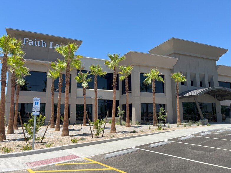 1360 N Bullard Ave, Goodyear, AZ à louer - Photo du bâtiment - Image 1 de 37