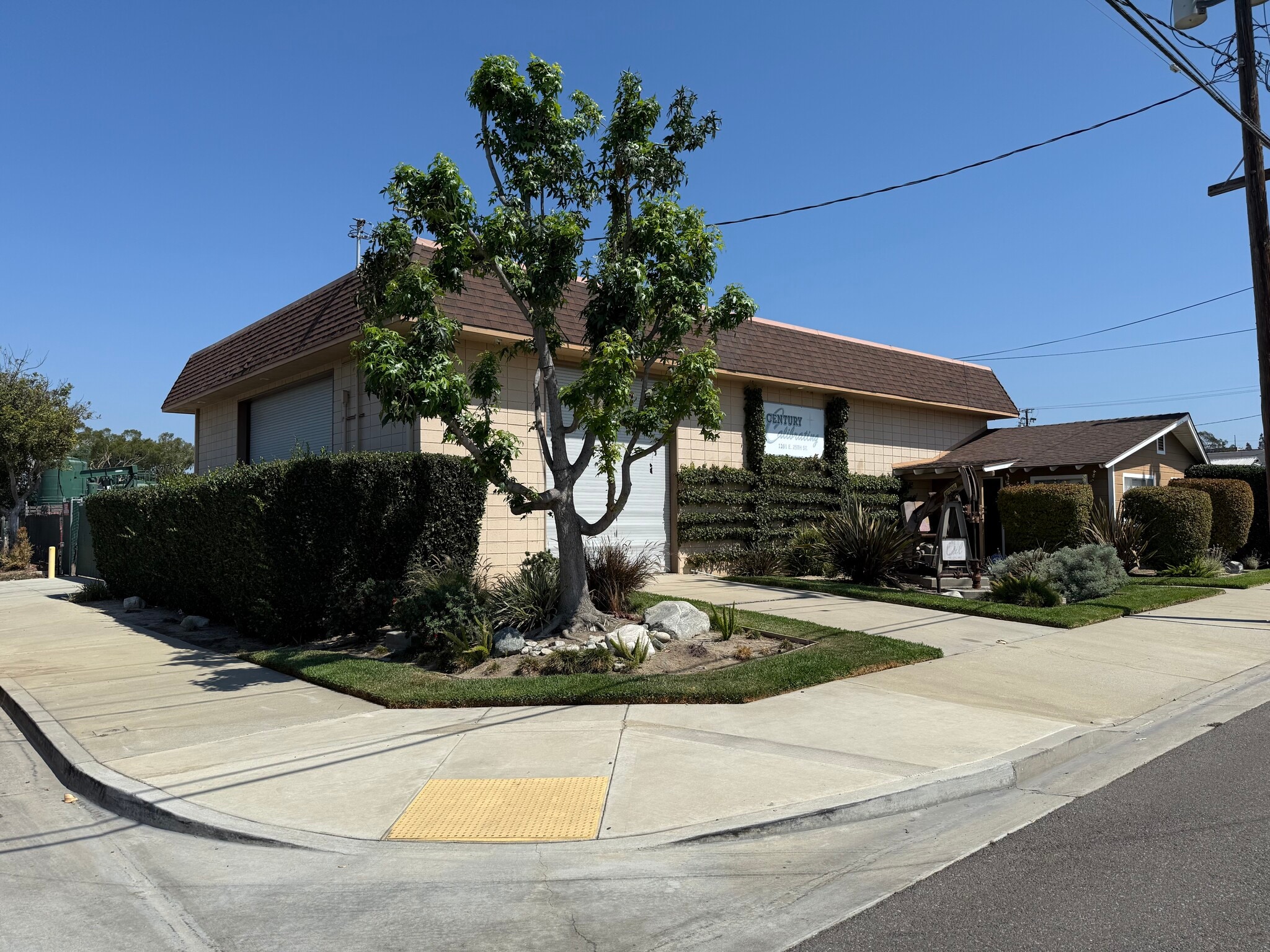 1101 E 25th St, Signal Hill, CA for lease Building Photo- Image 1 of 15
