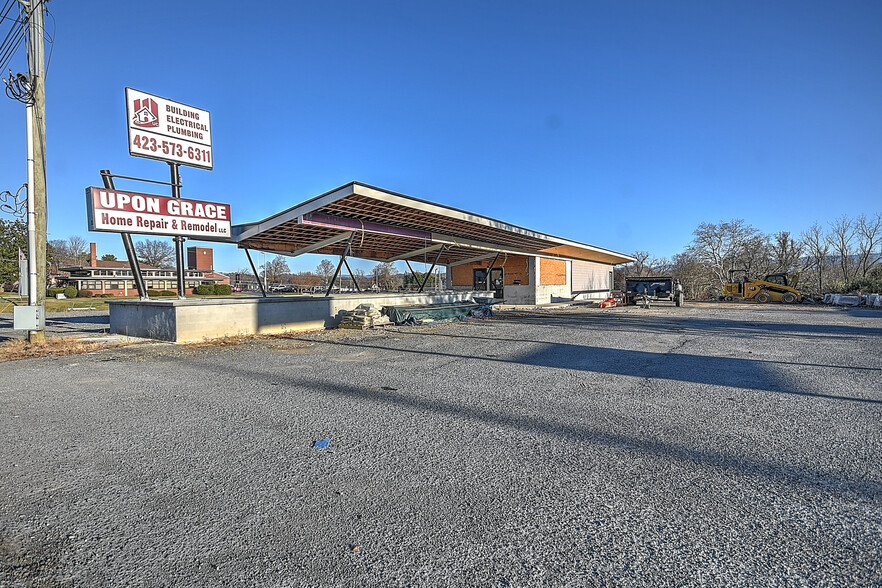 227 Bluff City Hwy, Bristol, TN à vendre - Photo du bâtiment - Image 1 de 32