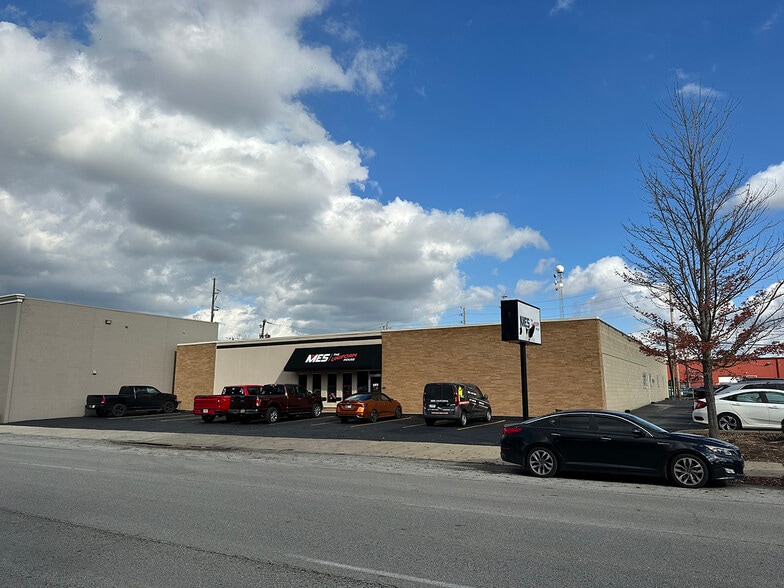 1927 N Capitol Ave, Indianapolis, IN for lease - Building Photo - Image 2 of 2