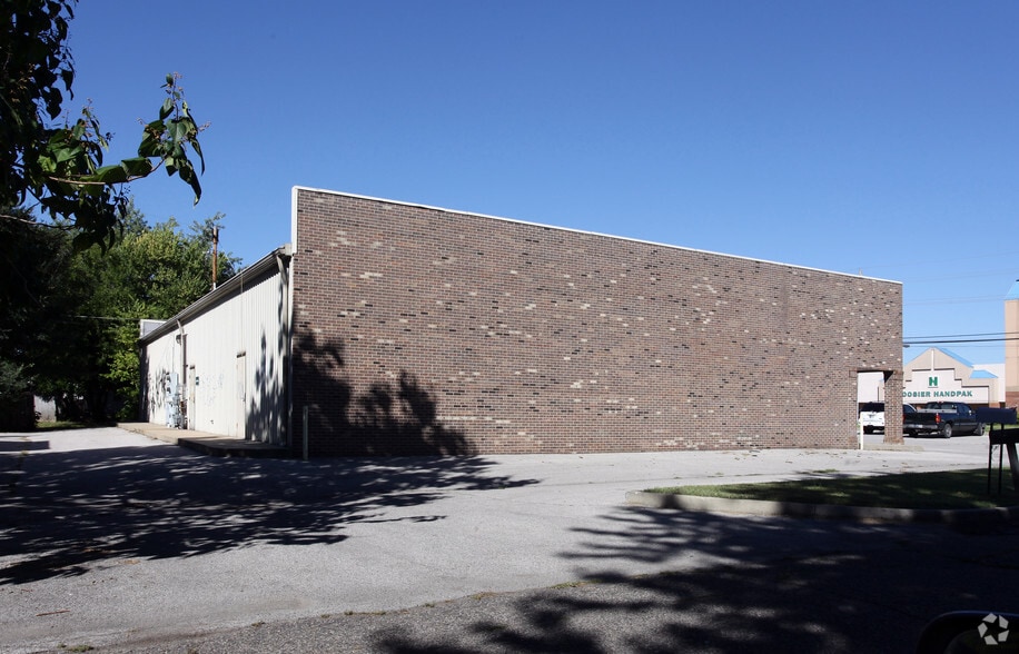 1543-1549 Fort Harrison Rd, Terre Haute, IN à louer - Photo du bâtiment - Image 2 de 3