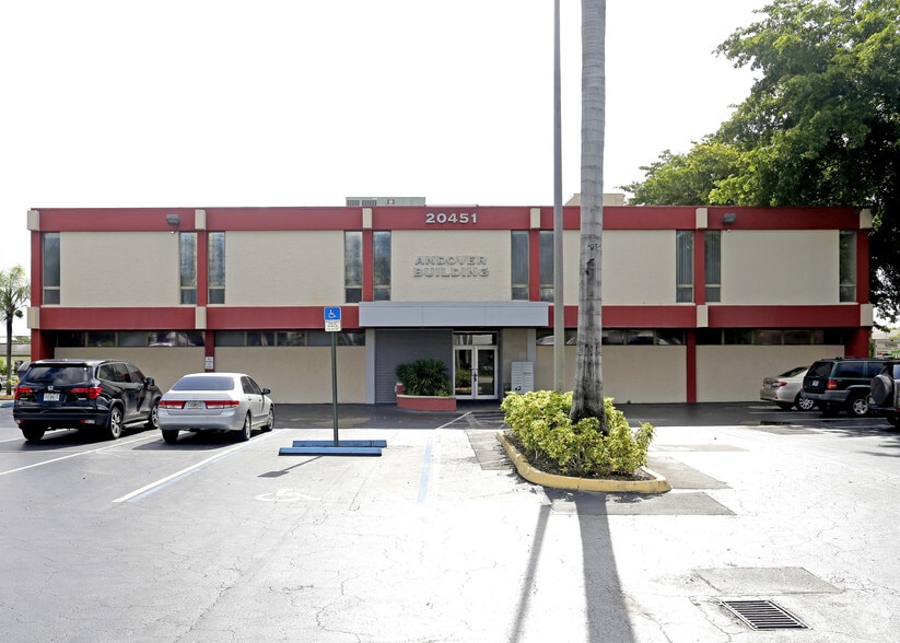 20451 NW 2nd Ave, Miami, FL for lease - Building Photo - Image 3 of 3