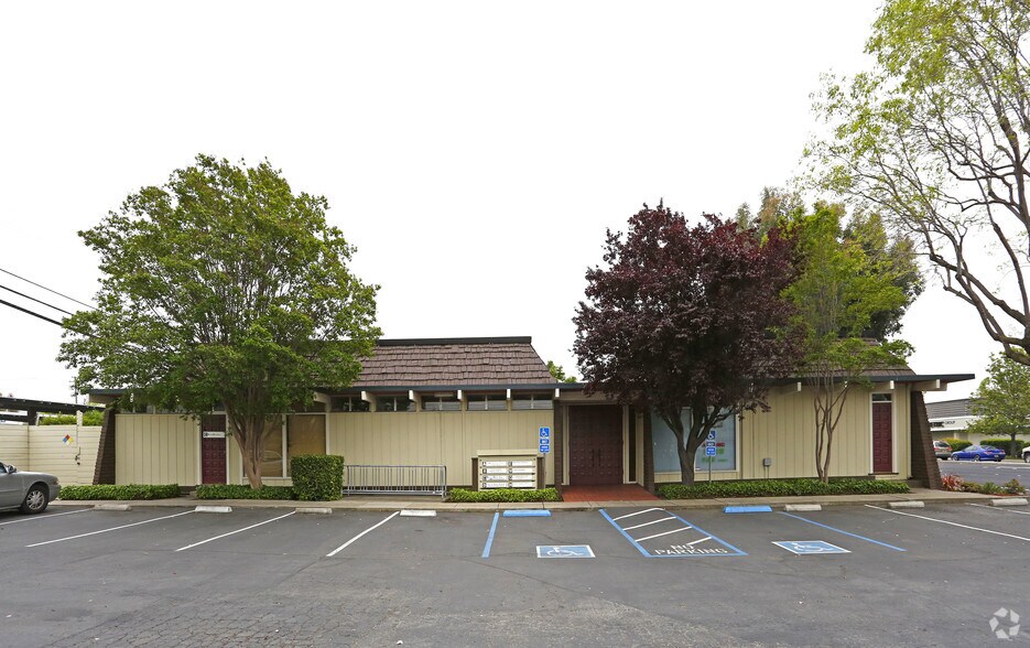 40 N Park Victoria Dr, Milpitas, CA à louer - Photo du bâtiment - Image 3 de 7