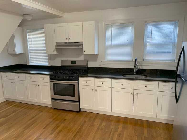 109 Water St, Quincy, MA à vendre - Photo du bâtiment - Image 2 de 13