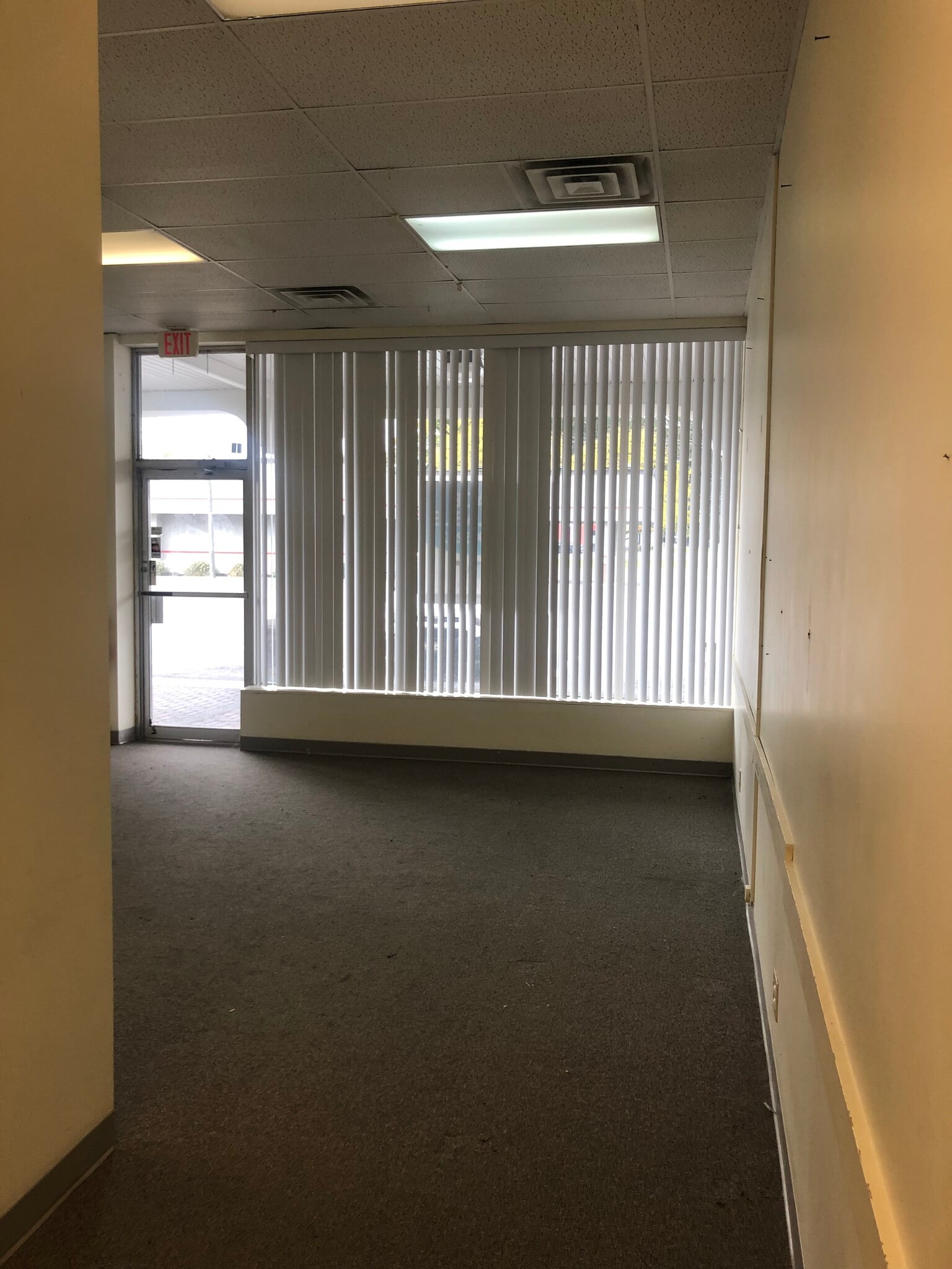 7608 Oswego Rd, Liverpool, NY for lease Interior Photo- Image 1 of 6