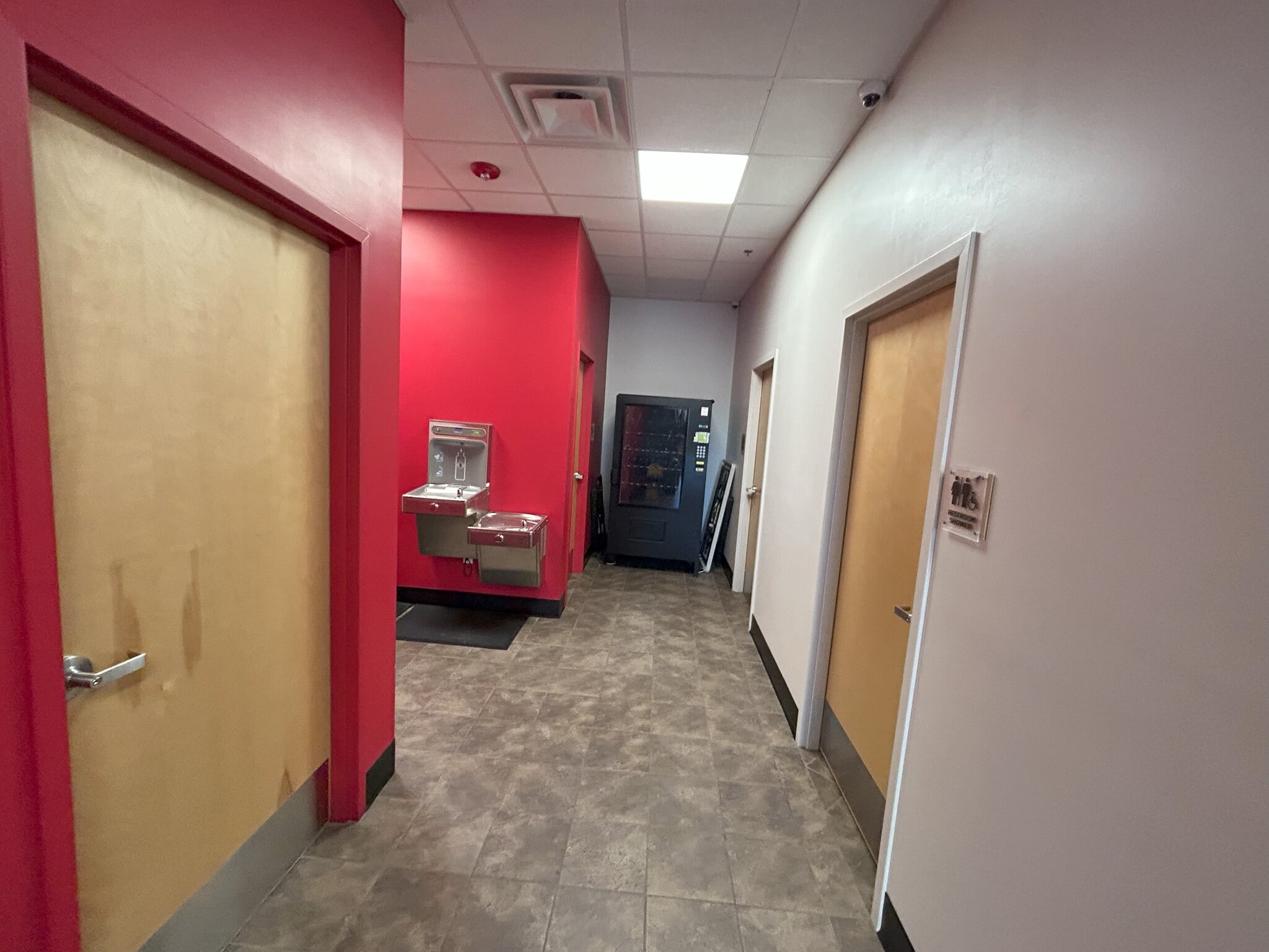 745 E Joyce Blvd, Fayetteville, AR à louer Photo du bâtiment- Image 1 de 4