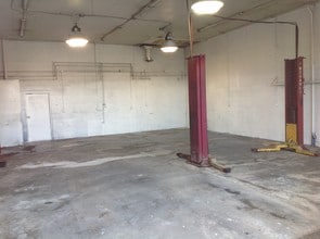 530 E Saginaw Hwy, Grand Ledge, MI for sale Interior Photo- Image 2 of 2