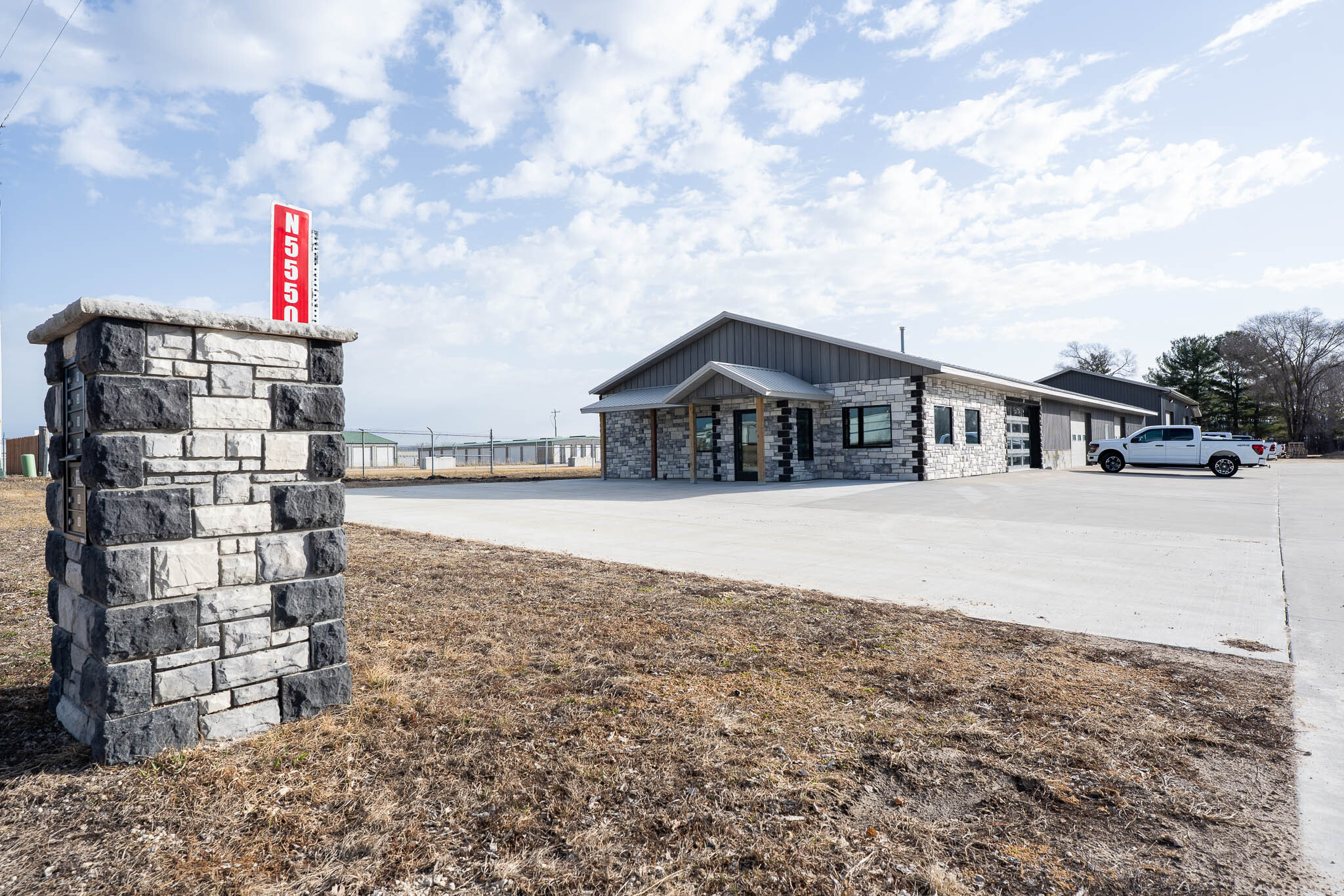 N5550 County Road Z, Onalaska, WI for sale Primary Photo- Image 1 of 47