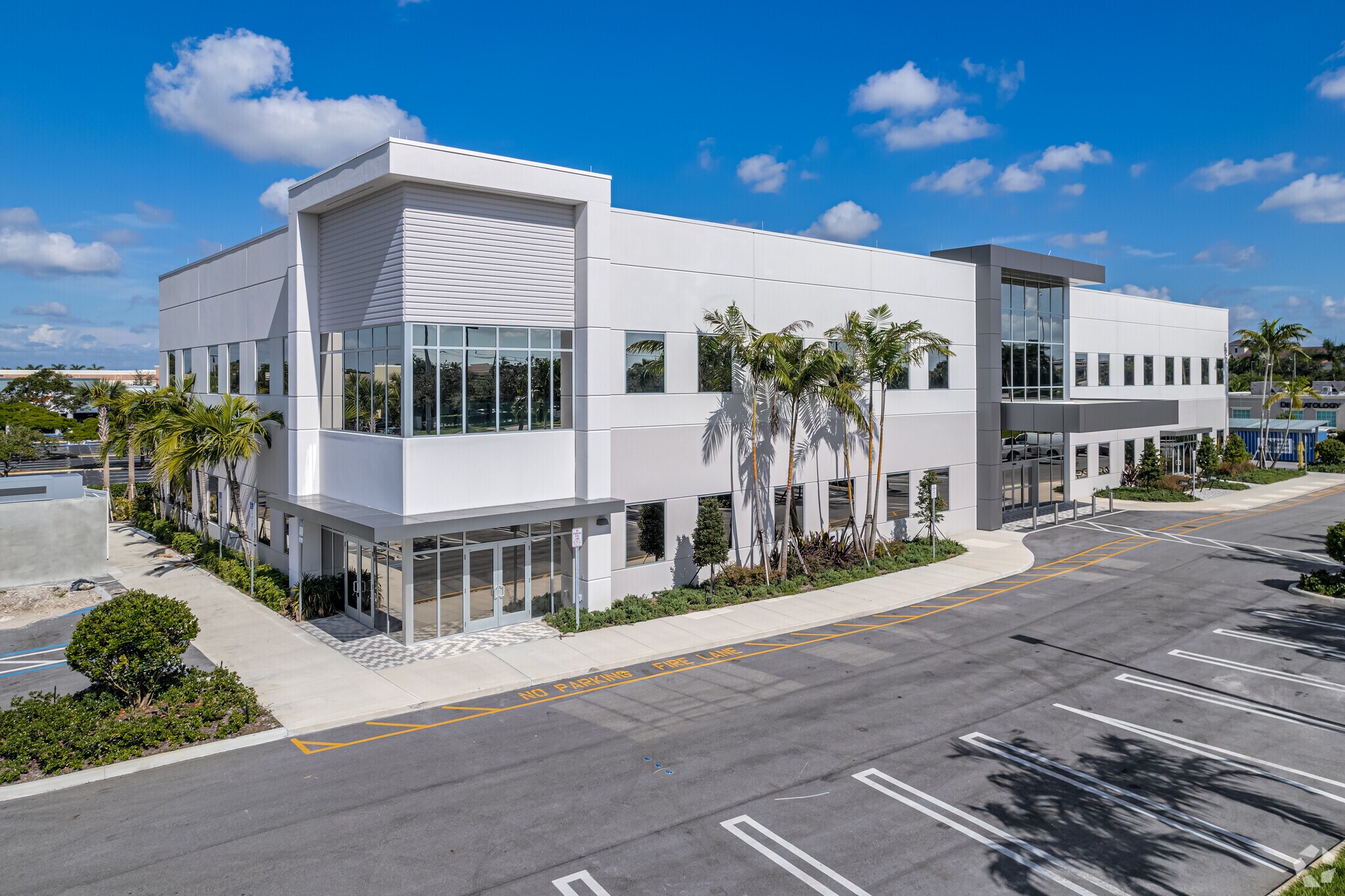 3251 N State Rd 7, Margate, FL à louer Photo du bâtiment- Image 1 de 8