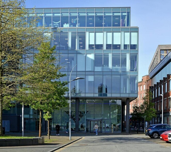 St Peters Sq, Stockport à louer - Photo du bâtiment - Image 2 de 28