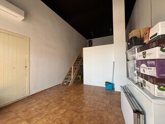 Plus de détails pour Multi-résidentiel à vendre
